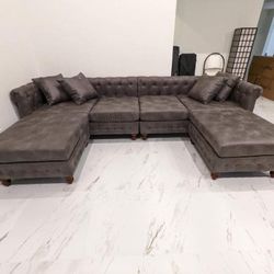 New Gray Sectional Couch! Free Delivery 🚚! Financing Available! 
