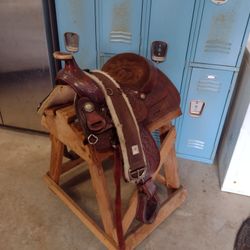Pioneer Big Horn 14 Inch Western Saddle Model no. 1450 (Stand Included)