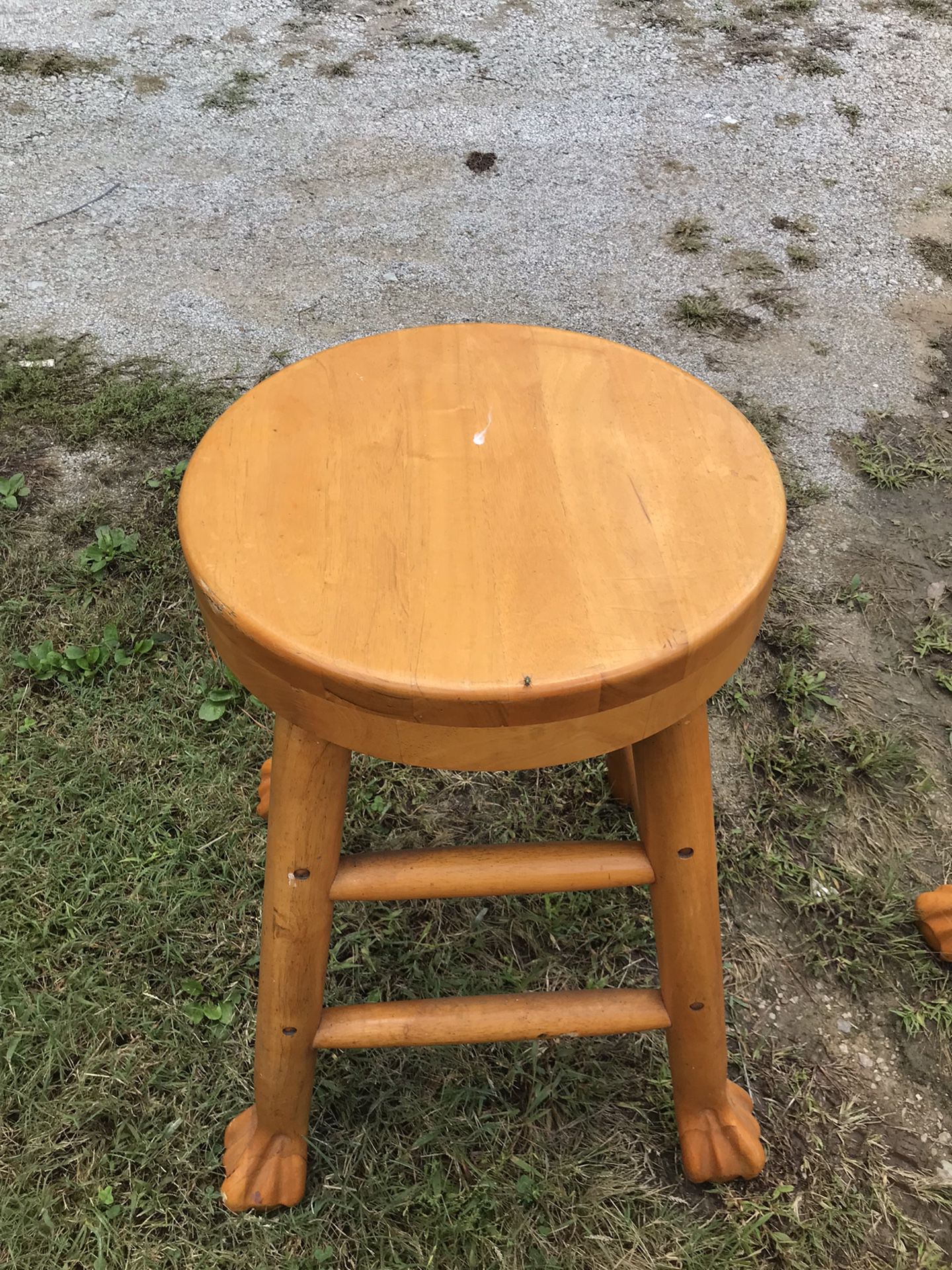 4 Good Takeh ardwood stools 40$ Or Best offer