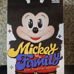 POP MART Mickey Family Cute Together Keychain blind box