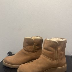 Uggs Ankle Boot 