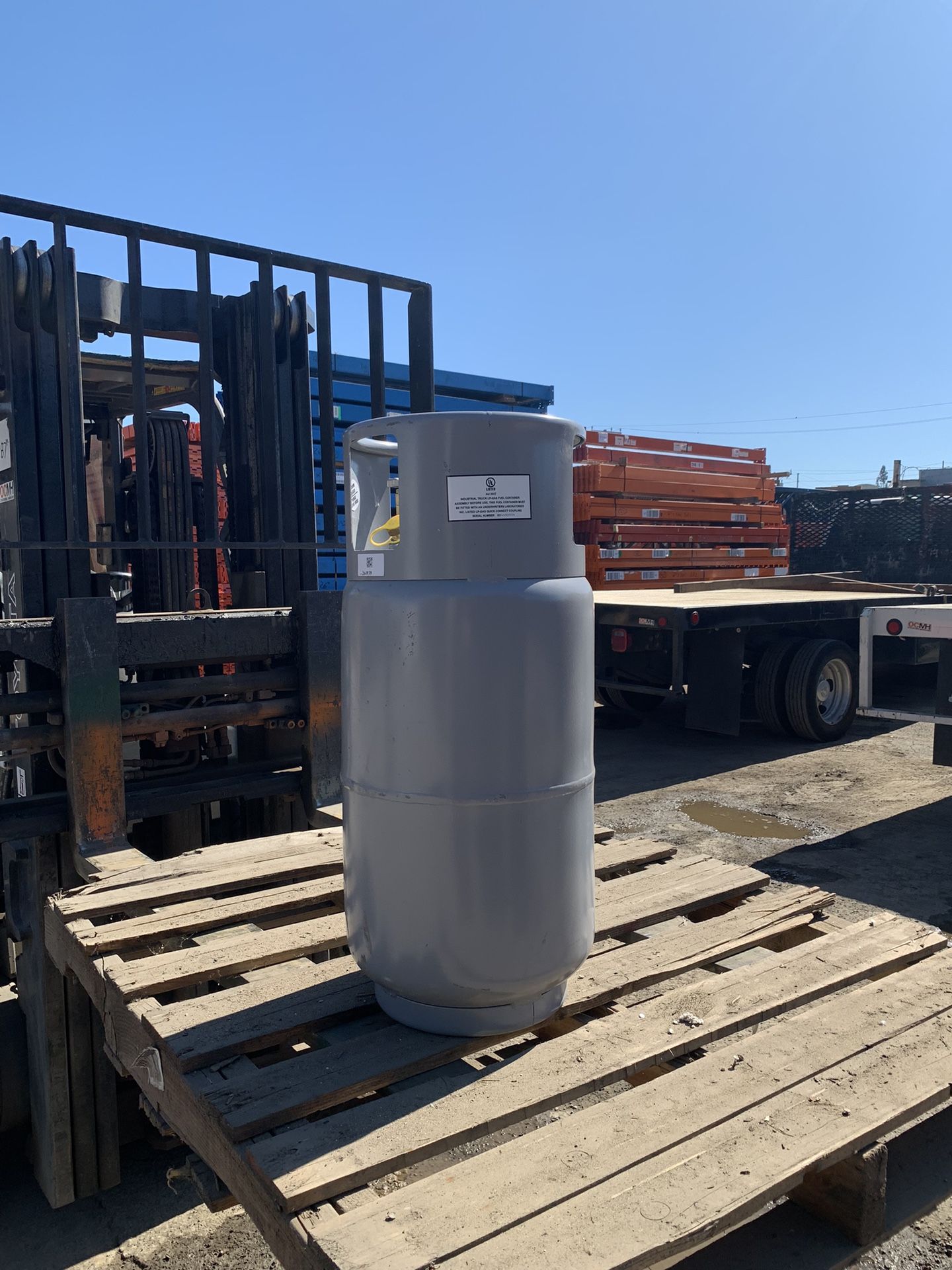 NEW Forklift Propane Tank 8 Gallon