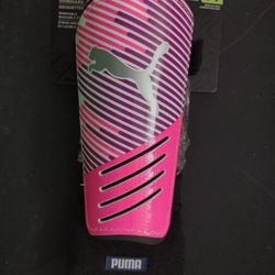 PUMA GIRLS YOUTH SIZE MEDIUM SHINGUARD & ANKLE SOCK SOCCER SHIN GUARDS NEW
