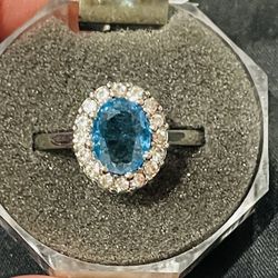Oval Light Blue Gem On Silver Tone Ring New Size 9