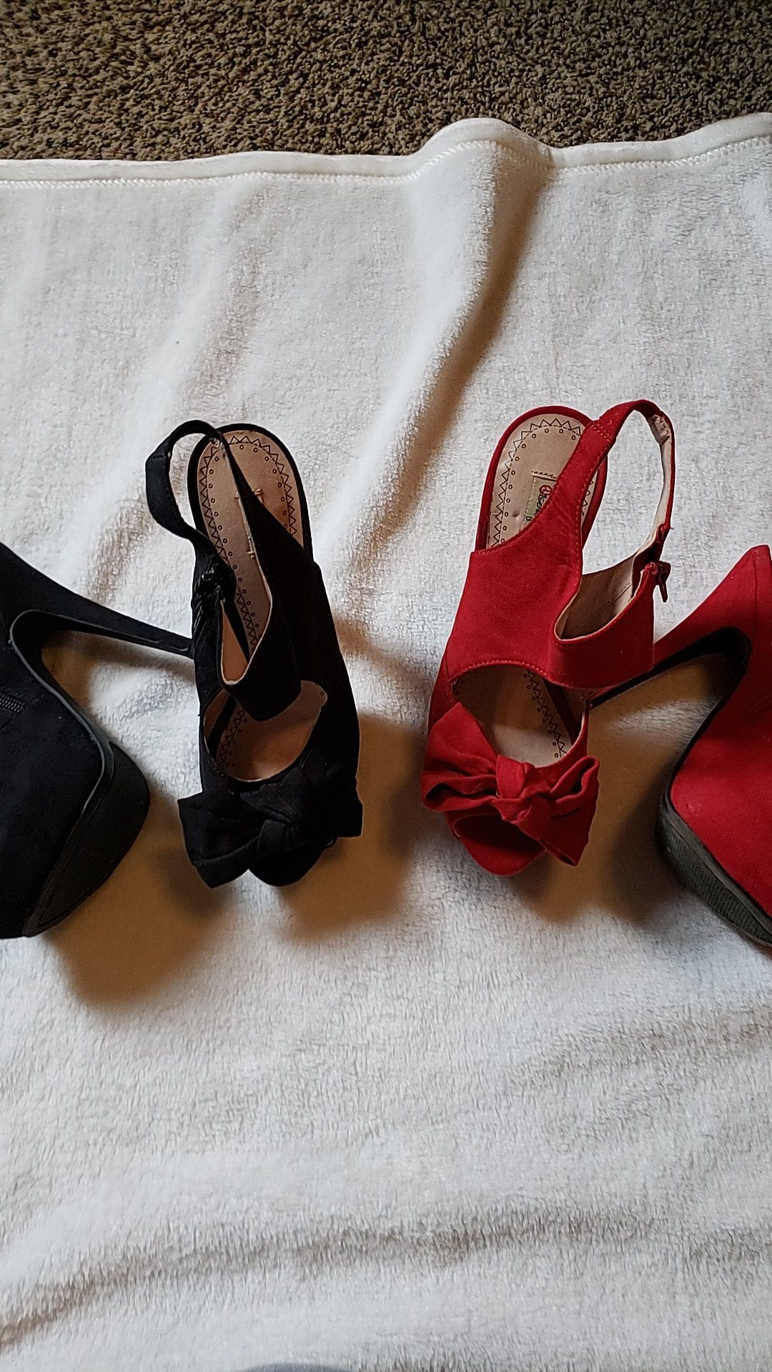 Heels size 6 black and red