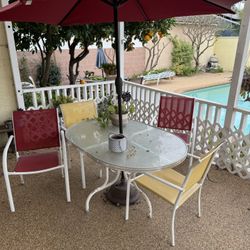 Outdoor Patio Table w/ Umbrella & 4 Chairs