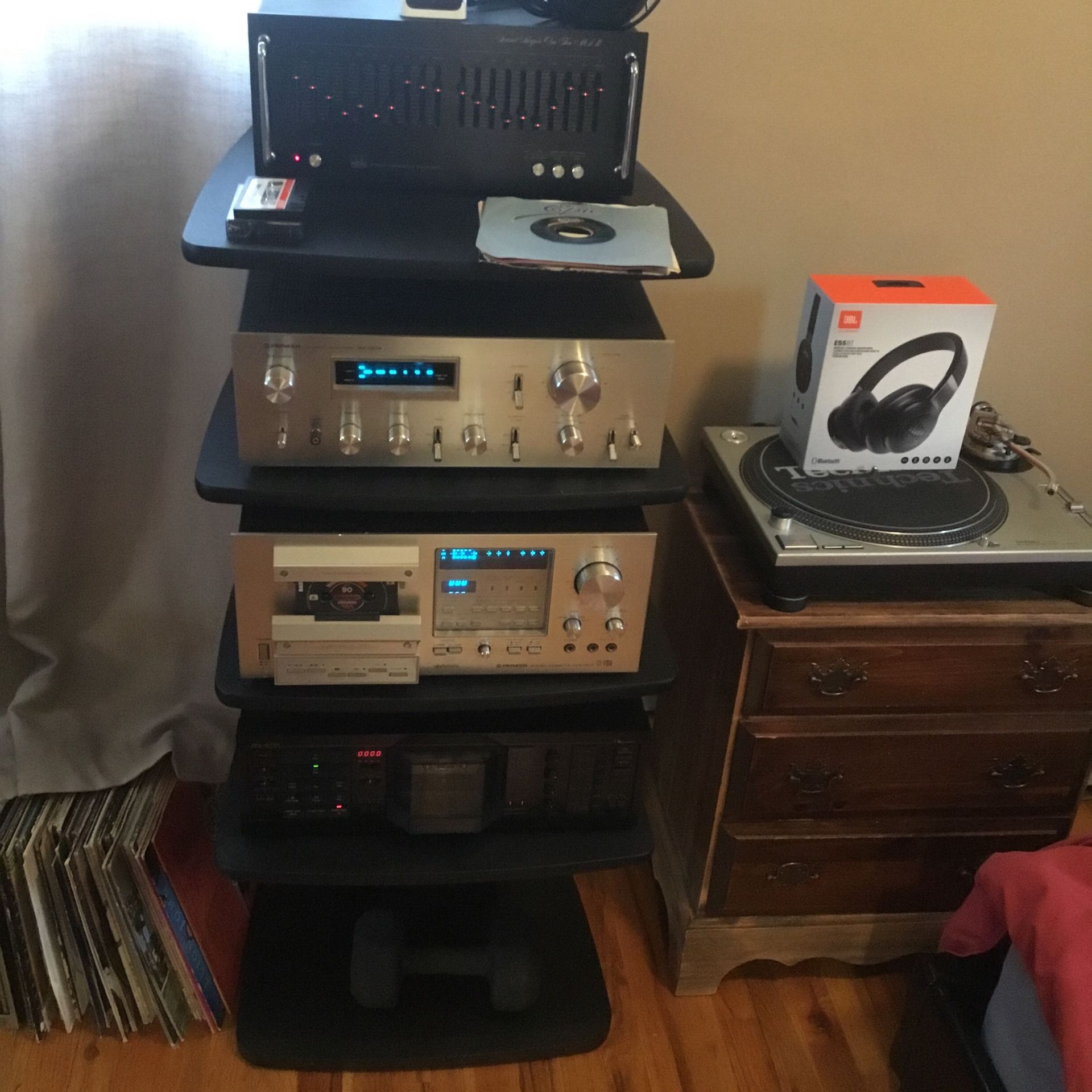 full stereo system $2500all with lots of vinyls