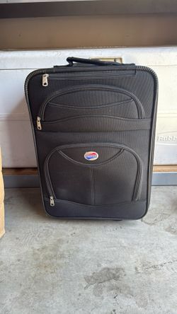 Black Luggage (American Tourister)