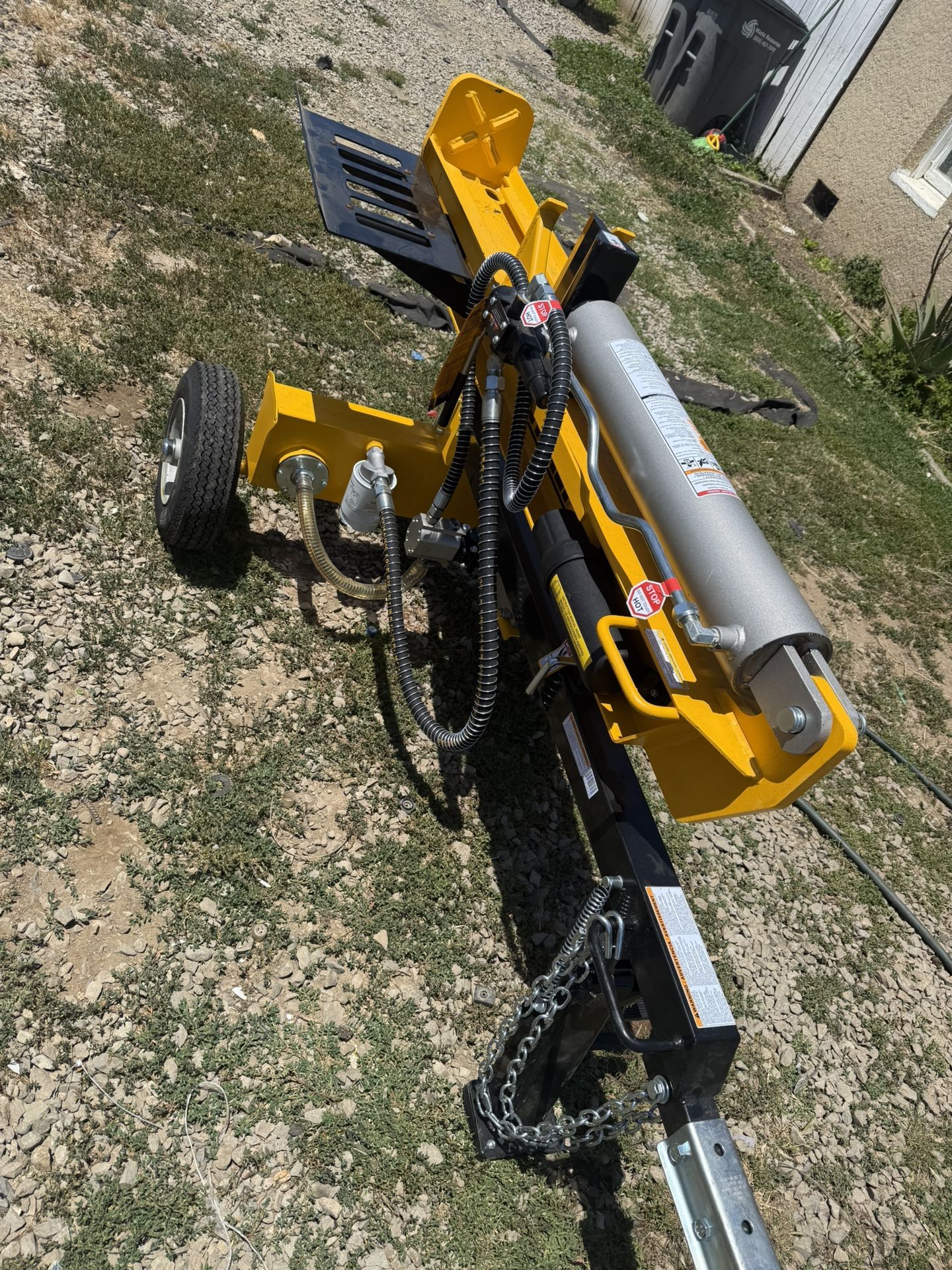 28 Ton 196cc 6.5HP Kohler Engine Horizontal/Vertical Full Beam Hydraulic Log Splitter, Auto Return/Integrated Log Cradle by DEWALT