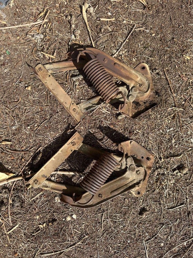 C10 Hood Hinges