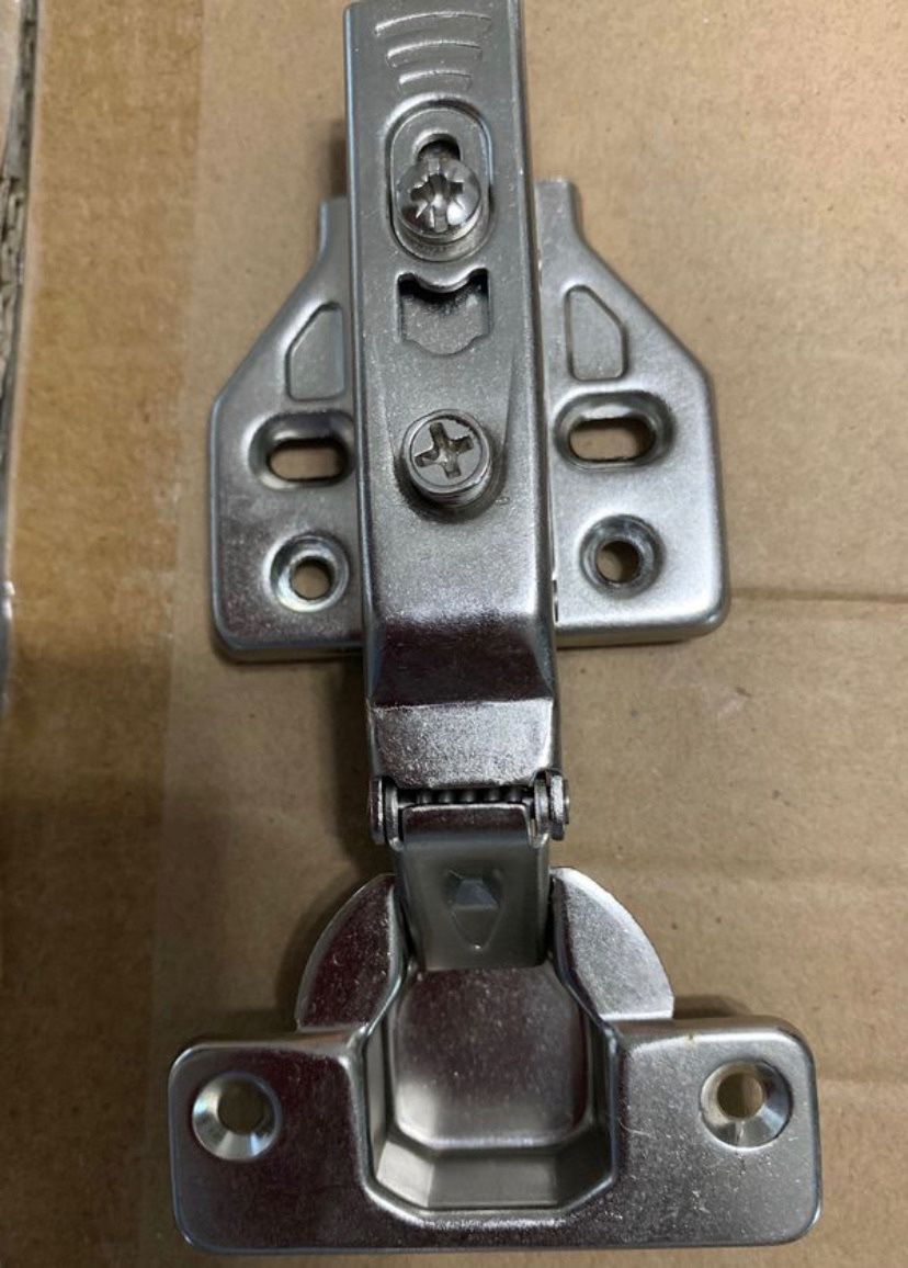 200 Cabinet hinges soft close $1.00 each