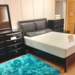 Black Friday sale going on now. Emily black bedroom set only $899. Easy finance option. Same day delivery.