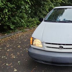 1998 Toyota Sienna