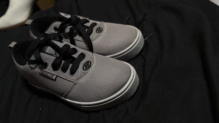 Heely’s youth Siz Six 6