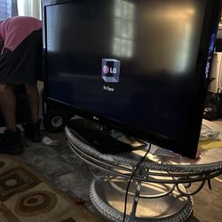 55” LG Nonsmart tv For Sale With Roku box