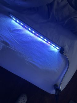 LED Clip-on Overhang Light