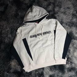 Supreme Hoodies (FIT SMALL)
