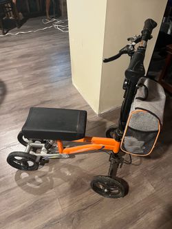 Foldable Steerable Knee Walker