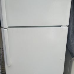 GE Refrigerator 