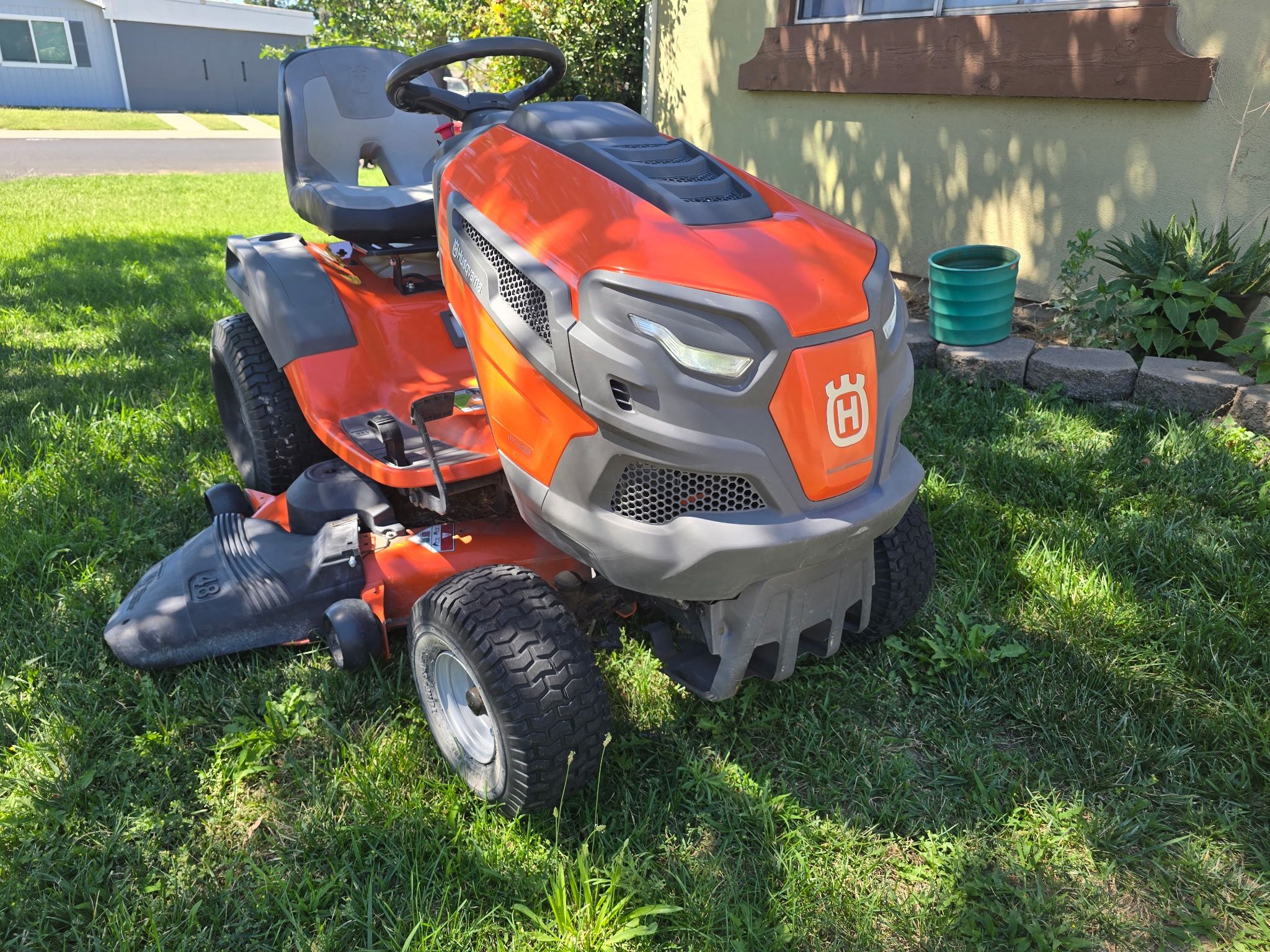 Husqvarna Riding Mower Only Few Times Of Use