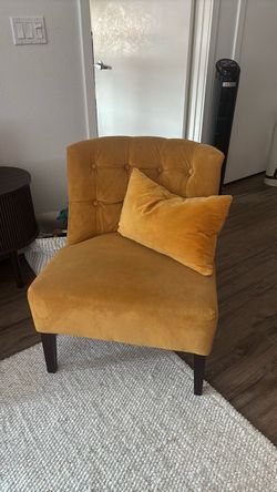 Mustard Yellow Tufted Velvet Accent Chair