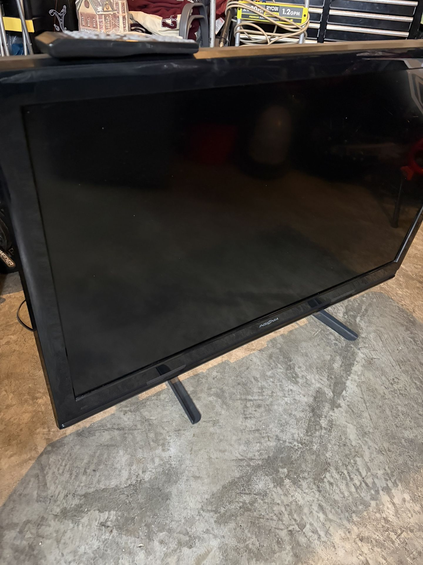 Insignia 46 Inch TV