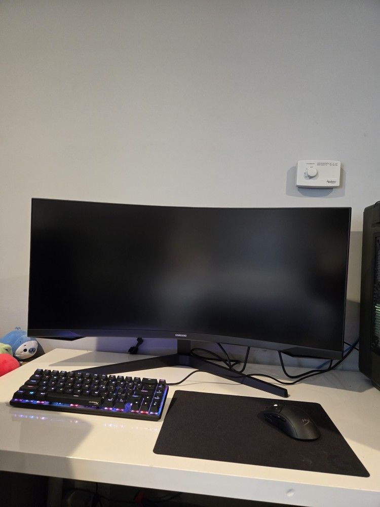 Ultra Wide Curved Gaming Monitor