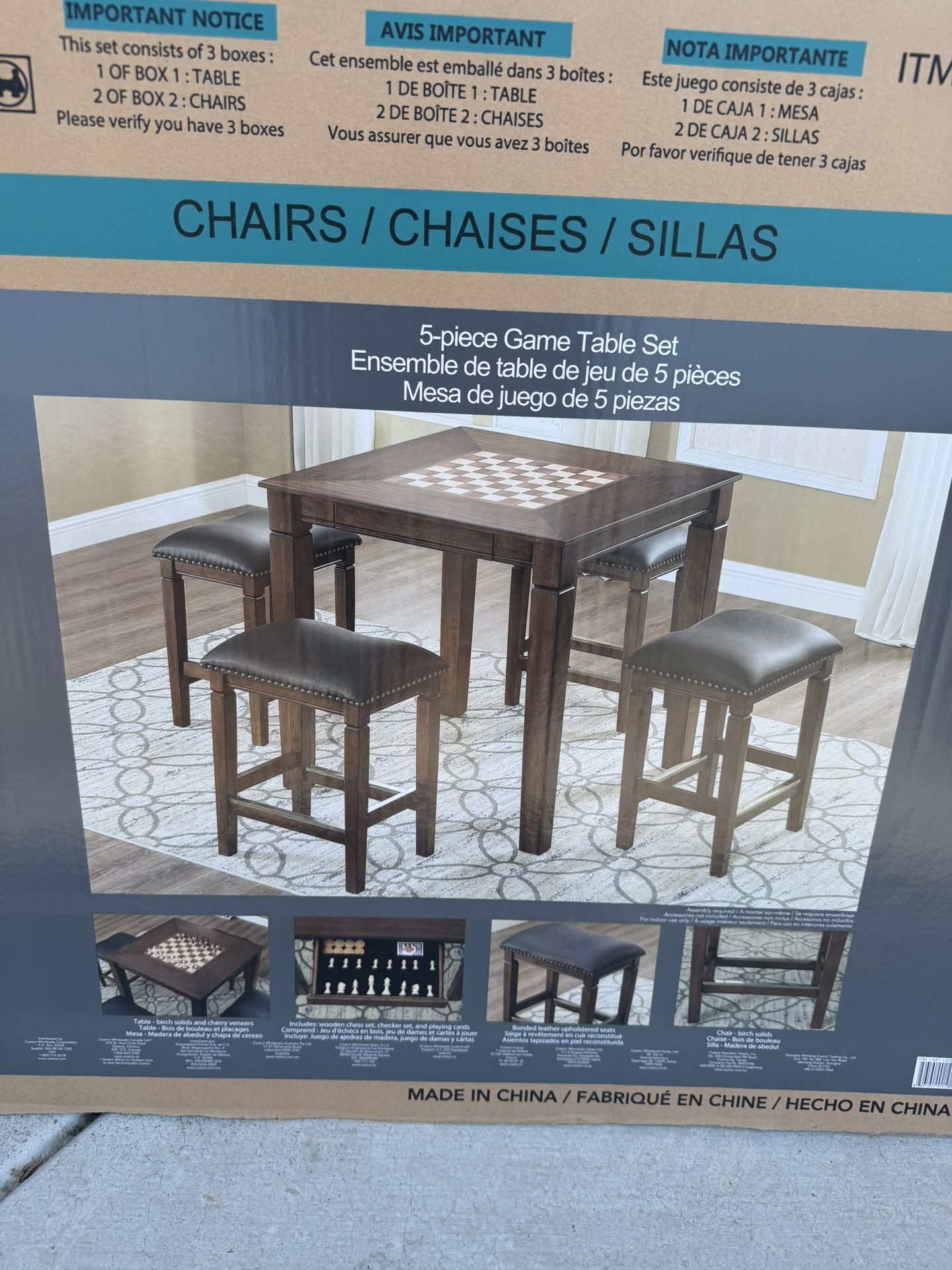 Game Table w 4 Stools 