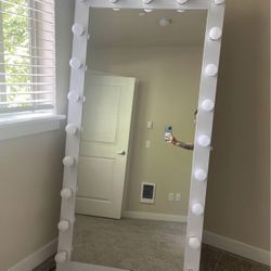 Lurella Body Mirror 21 Bulbs 