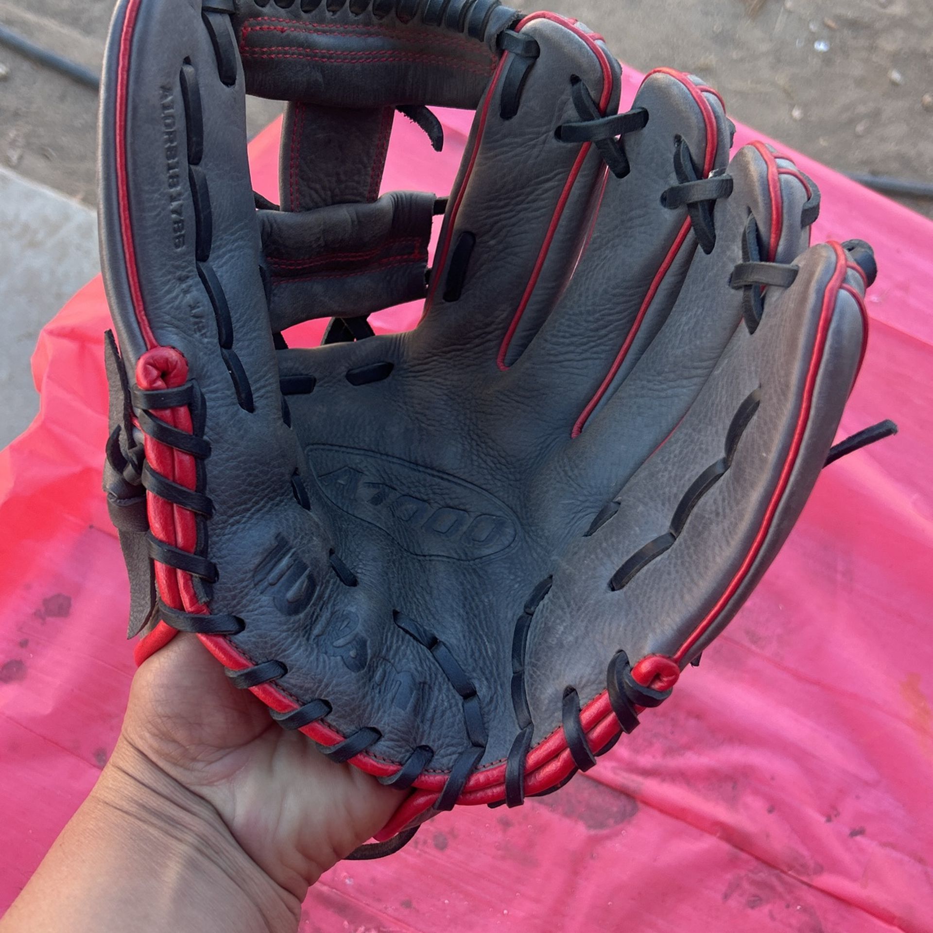 Baseball glove