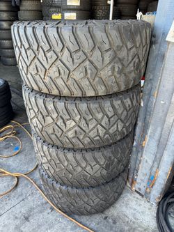 33x12.50r20 Cooper tires en excelentes condiciones de vida las 4