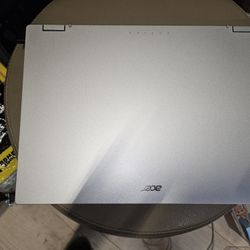 2-in-1 Acer 3 Spin 14 Touchscreen Laptop W/ Carrying Case 