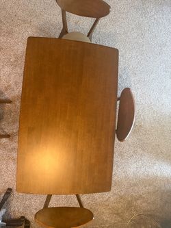 Dining Table Set - Like New - 4 Chairs