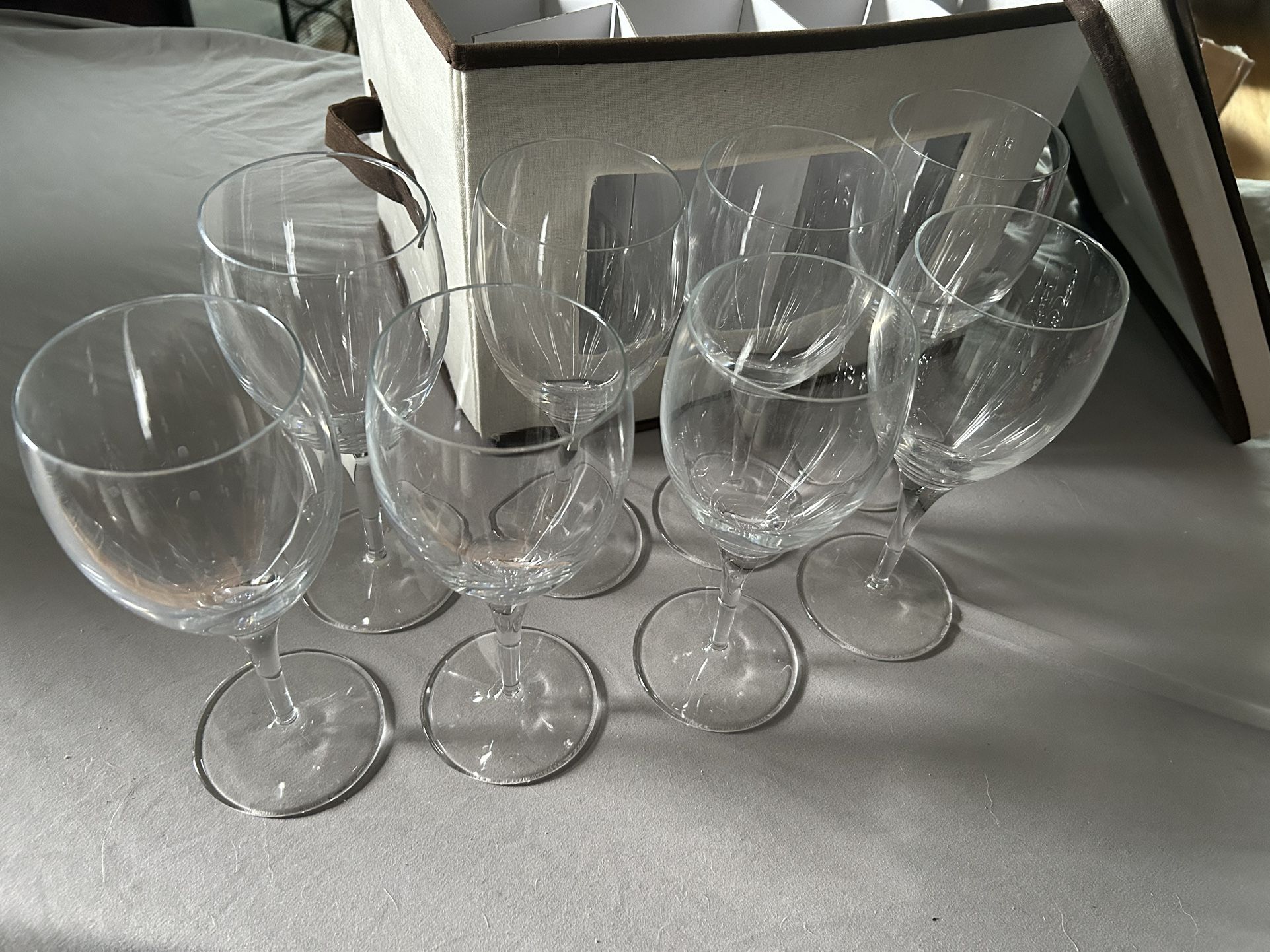 Set Of 8 Luigi Bormioli Wine Glasses In Carrying Case