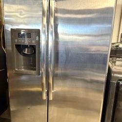 GE Refrigerator 