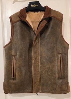 The Territory Ahead Sherpa-Lined Brown Distressed Leather Zip-Front Vest LARGE