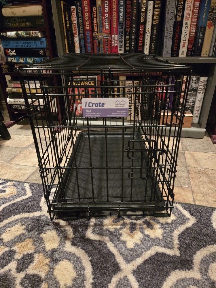 Collapsible crate for small dog
