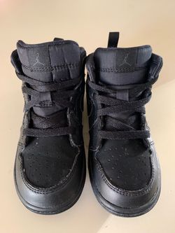 Jordan 1 Mid kids shoes