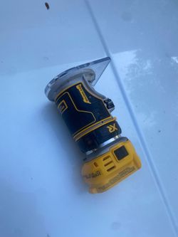 Dewalt 20v brushless Router W/ 4 bit set & two 4ah batteries (NEW)