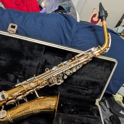 Selmer Bundy Alto Saxophone (GREAT Condition!)