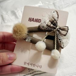 New big triangle brown with ribbon hair clip