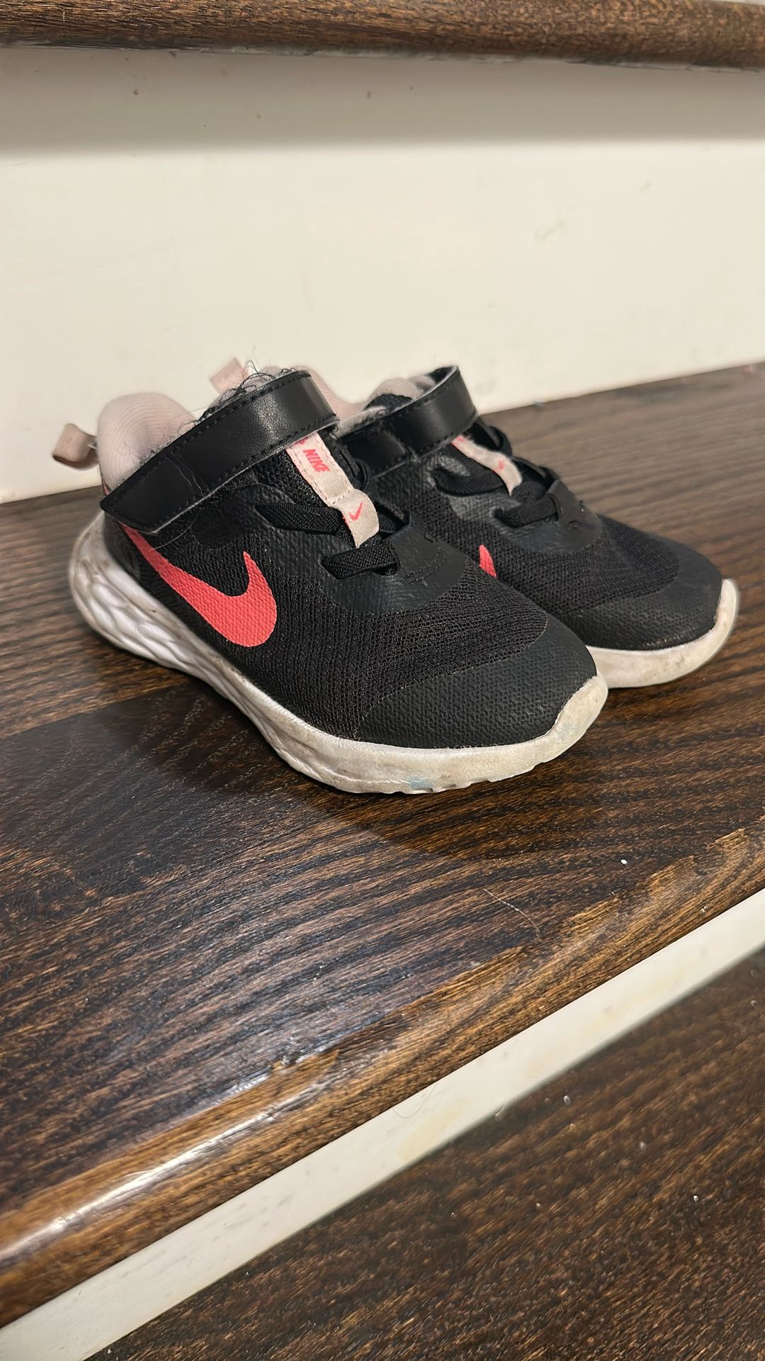 Nike Kids Revolution