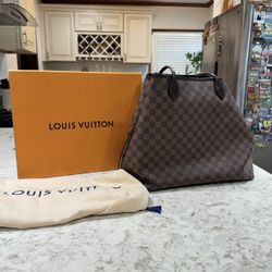 Louis Vuitton Neverfull 