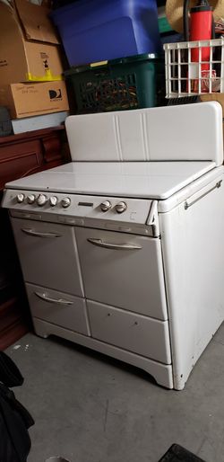 O'Keefe Merit has stove