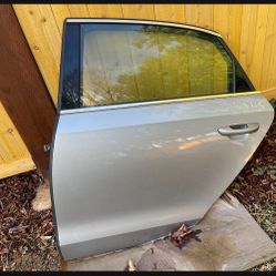 Volkswagen Passat 2014 driver side rear door 