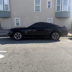Mustang 2006 V6 coupe