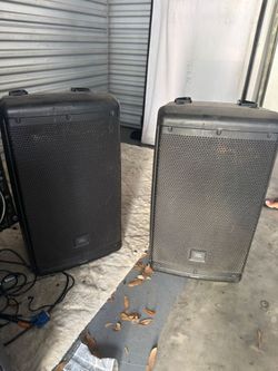 2 dj Speakers