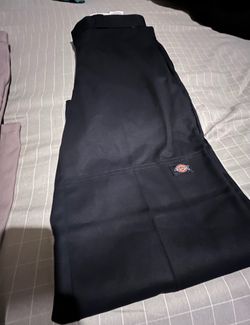 Original dickies brand new just no tags  SIZE 32/32 both. DARK BLUE and LIGHT GRAY