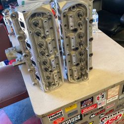 5.0 302 Edelbrock Performer, Aluminum Heads