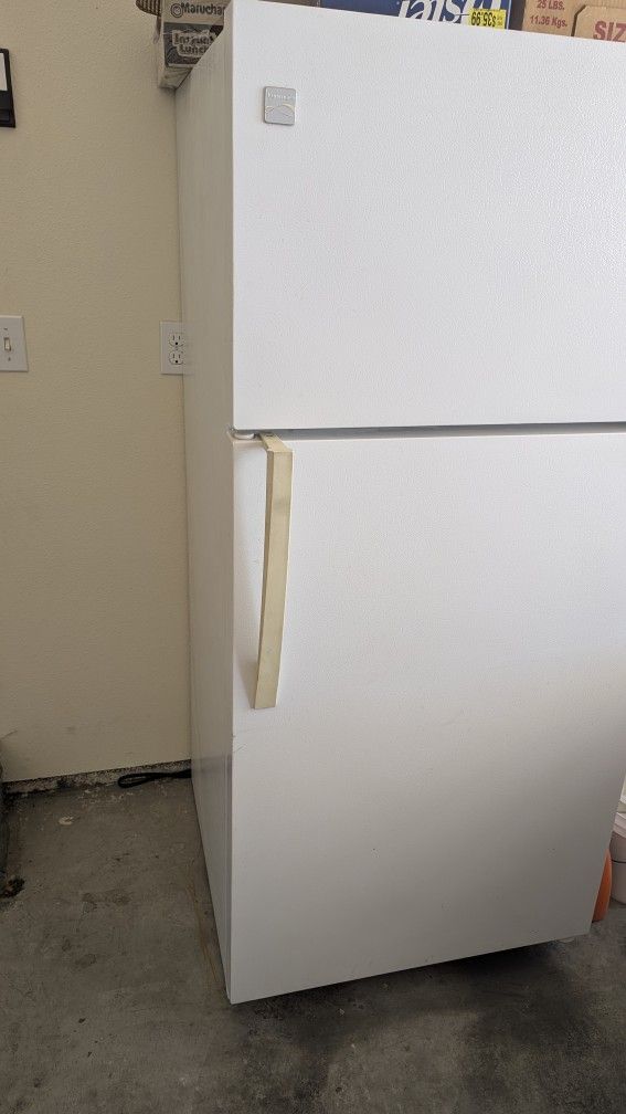 Refrigerator